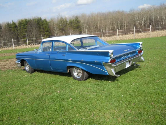 Vehicle Image 10 - 1959 Pontiac Laurentian