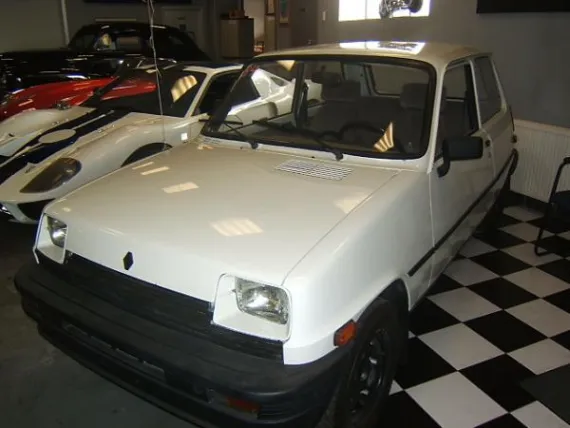 Vehicle Image 7 - 1984 Renault Le Car
