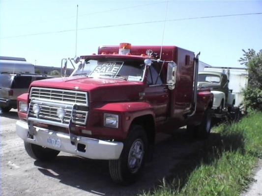 Vehicle Image 3 - 1981 Ford F800 Custom Car Hauler