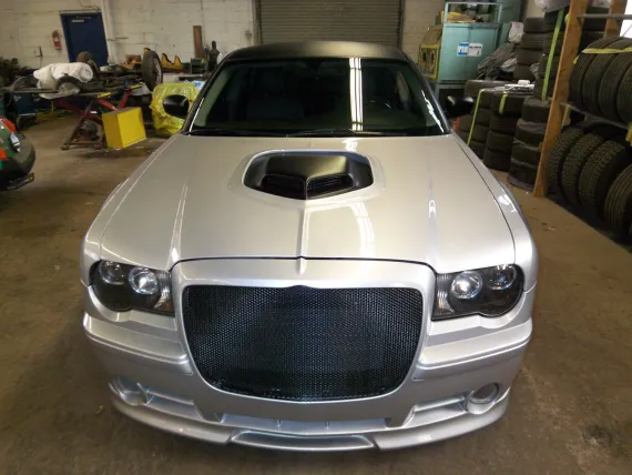 Vehicle Image 4 - 2005 Chrysler Magnum