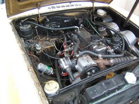 Vehicle Image 6 - 1973 MG B Roadster
