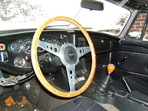 Vehicle Image 10 - 1973 MG B Roadster