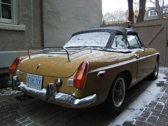 Vehicle Image 11 - 1973 MG B Roadster