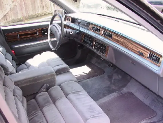Vehicle Image 4 - 1988 Buick Park Avenue