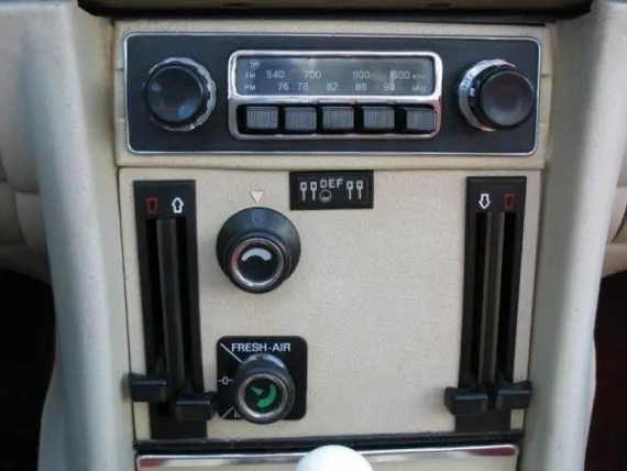 Vehicle Image 2 - 1973 Mercedes-Benz 350SL
