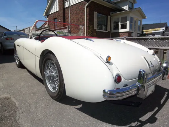 Vehicle Image 14 - 1955 Austin Healey 100/4