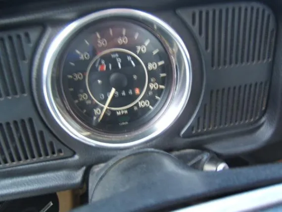 Vehicle Image 9 - 1971 Volkswagen Super Beetle