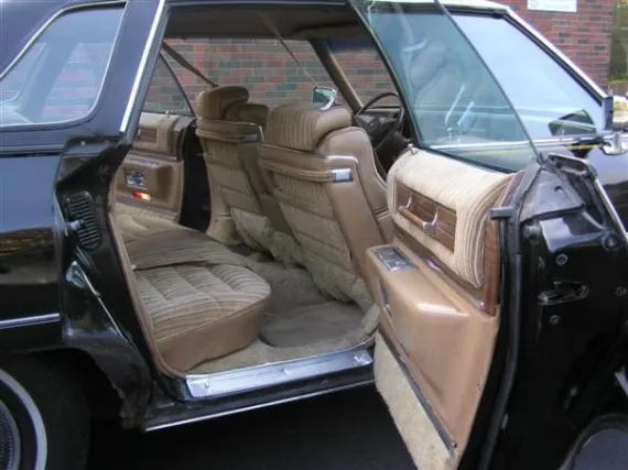 Vehicle Image 6 - 1975 Cadillac Sedan De Ville