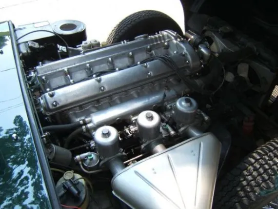 Vehicle Image 2 - 1970 Jaguar XKE Roadster