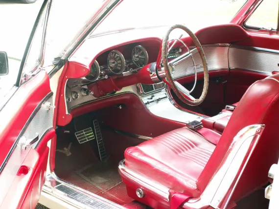 Vehicle Image 3 - 1963 Ford Thunderbird