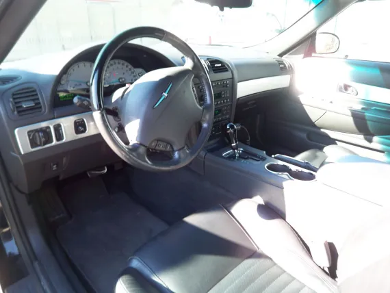 Vehicle Image 4 - 2002 Ford Thunderbird
