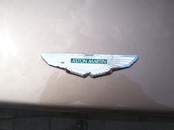 Vehicle Image 8 - 1989 Aston Martin V8 Volante