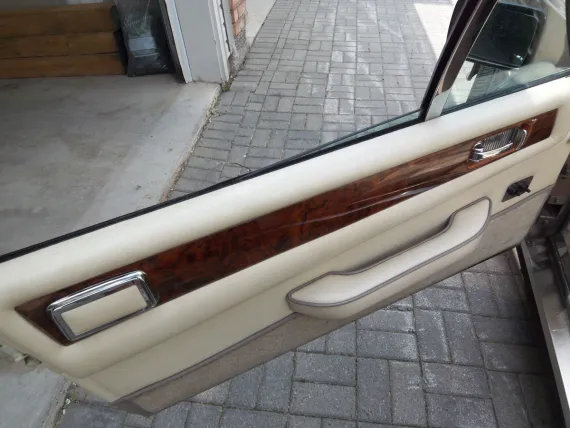 Vehicle Image 23 - 1989 Aston Martin V8 Volante