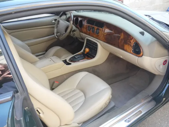 Vehicle Image 3 - 1999 Jaguar XK8 Coupe