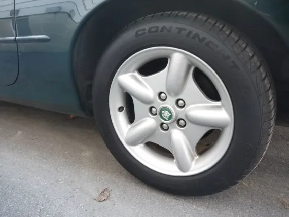 Vehicle Image 5 - 1999 Jaguar XK8 Coupe