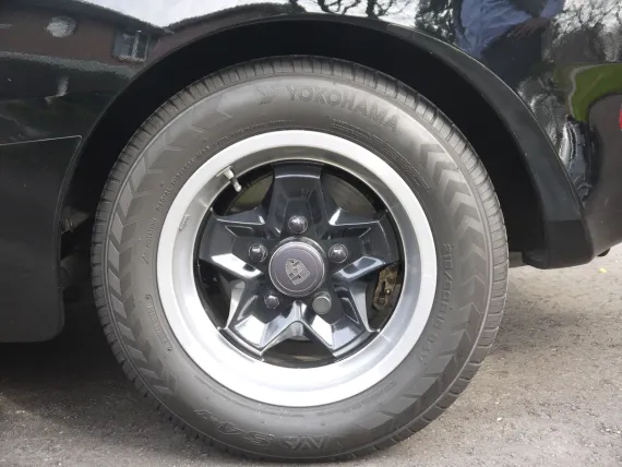 Vehicle Image 1 - 1984 Porsche 944
