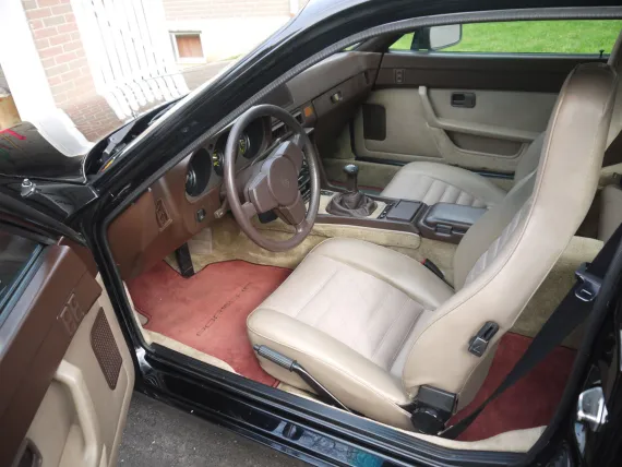 Vehicle Image 26 - 1984 Porsche 944
