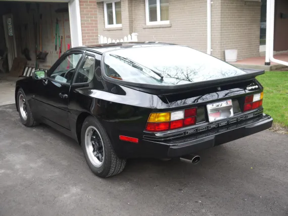 Vehicle Image 29 - 1984 Porsche 944