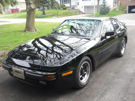Vehicle Image 31 - 1984 Porsche 944