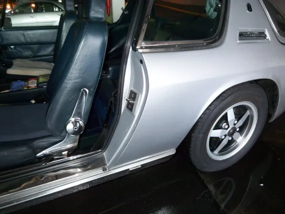 Vehicle Image 33 - 1974 Jensen Interceptor MkIII