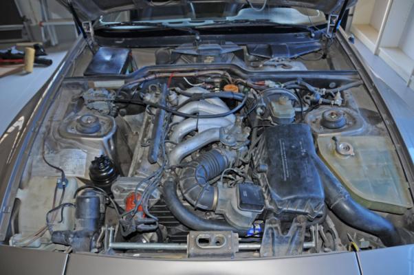 Vehicle Image 1 - 1984 Porsche 944