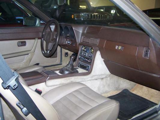 Vehicle Image 3 - 1984 Porsche 944