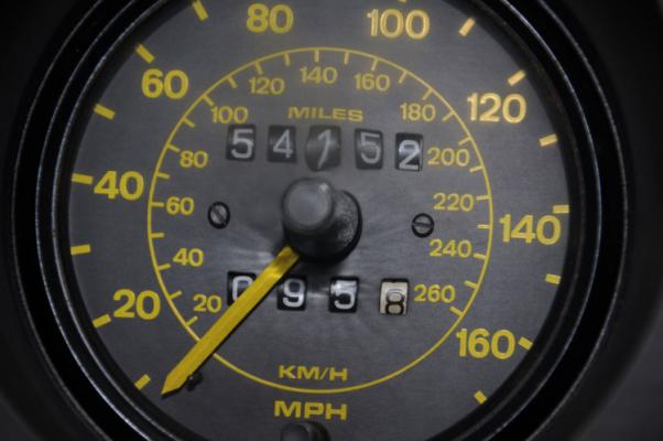 Vehicle Image 4 - 1984 Porsche 944