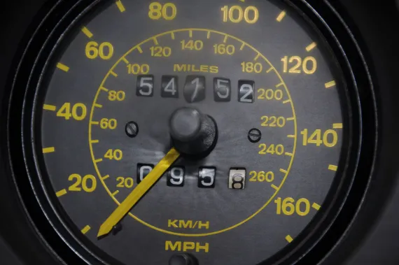 Vehicle Image 4 - 1984 Porsche 944