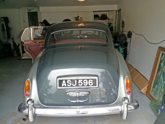 Vehicle Image 9 - 1958 Bentley S1 Cloud RHD