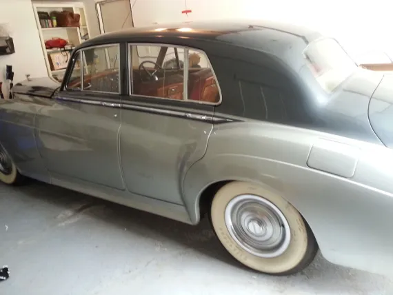 Vehicle Image 10 - 1958 Bentley S1 Cloud RHD