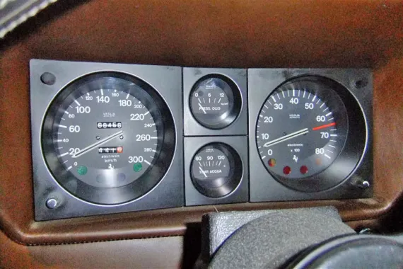 Vehicle Image 9 - 1984 Ferrari 400i