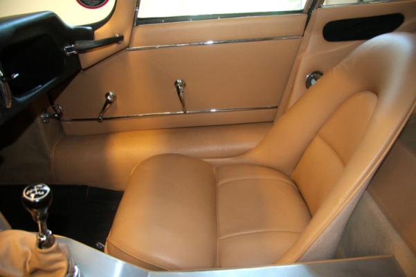 Vehicle Image 12 - 1961 Jaguar E-Type FHC