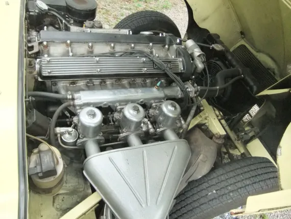 Vehicle Image 16 - 1968 Jaguar E Type 2+2 Manual Transmission