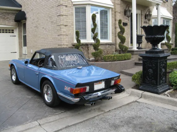 Vehicle Image 2 - 1975 Triumph TR6