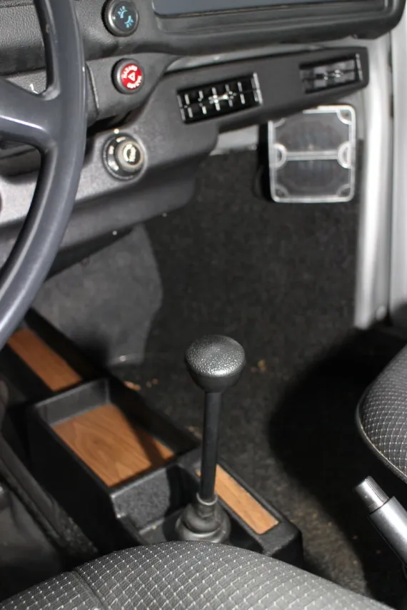 Vehicle Image 15 - 1977 Volkswagen Beetle w Air Conditioning PRISTINE