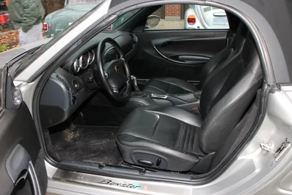 Vehicle Image 11 - 1997 Porsche Boxster