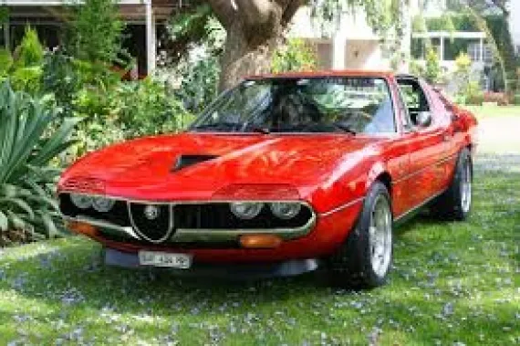 Vehicle Image 1 - 1972-1975 Alfa Romeo Montreal coupe