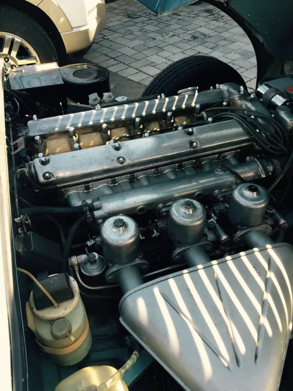 Vehicle Image 11 - 1965 Jaguar E Type Roadster