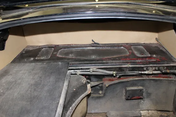 Vehicle Image 12 - 1974 Jaguar E Type Roadster RHD Automatic