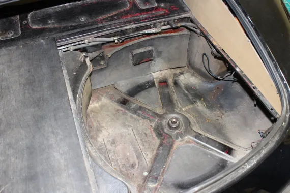 Vehicle Image 14 - 1974 Jaguar E Type Roadster RHD Automatic