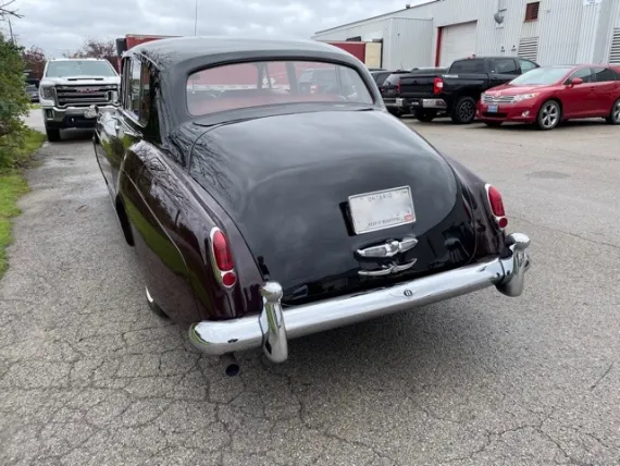Vehicle Image 11 - 1961 Bentley S2 LWB without divider