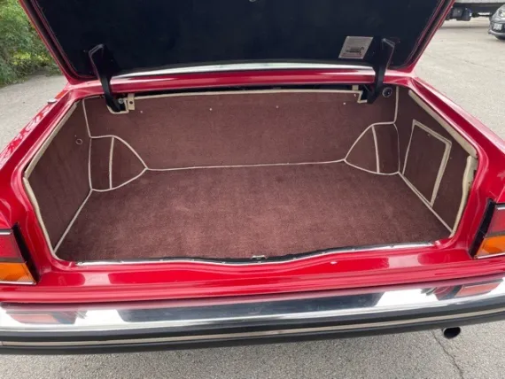 Vehicle Image 4 - 1988 Bentley 8