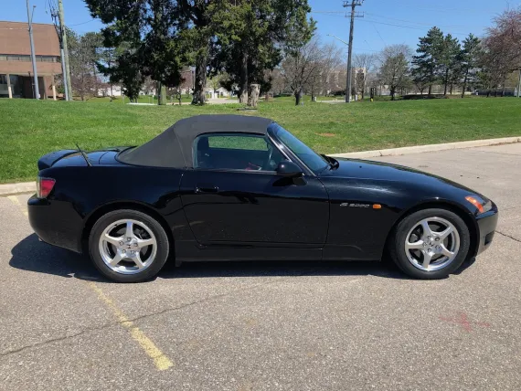 Vehicle Image 8 - 2000 Honda S2000