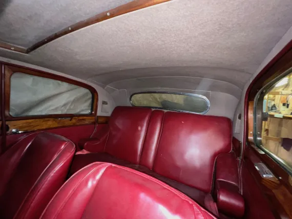 Vehicle Image 4 - 1948 Jaguar MKIV
