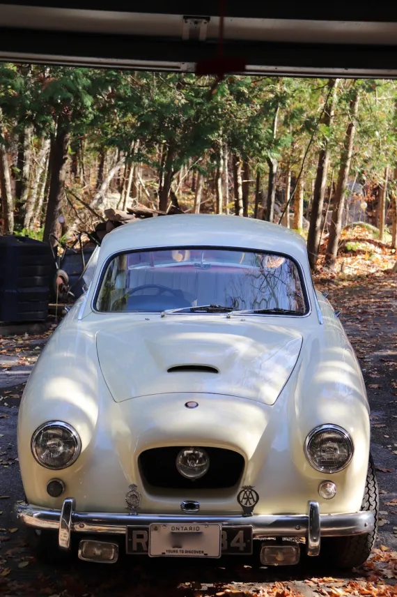 Vehicle Image 15 - 1955 Bristol 405