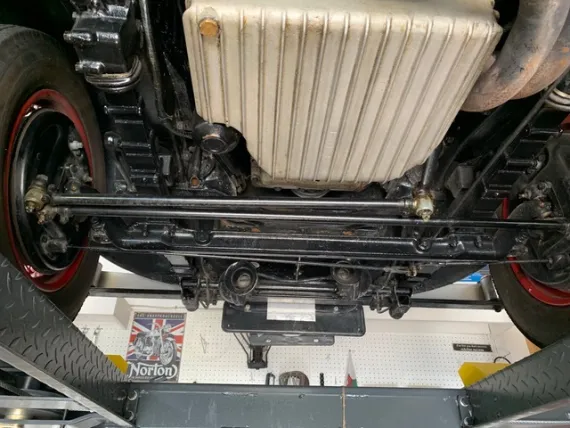 Vehicle Image 2 - 1947 Jaguar MkIV