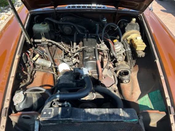 Vehicle Image 2 - 1980 MG B with overdrive