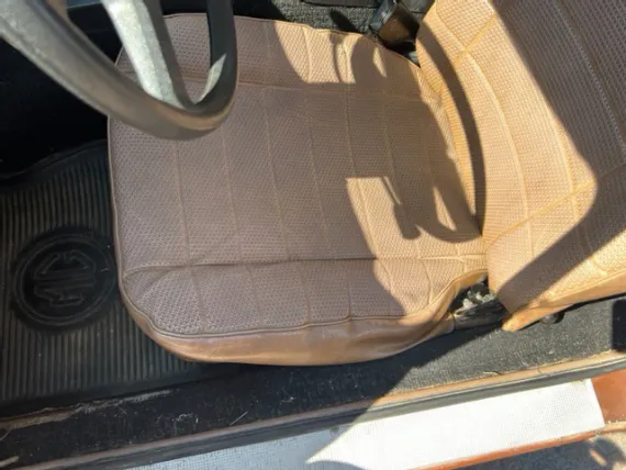 Vehicle Image 6 - 1980 MG B with overdrive