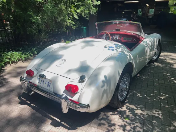Vehicle Image 17 - 1962 MGA 1600 MkII Roadster