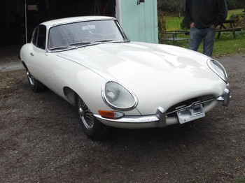 1966-Jaguar-EType-FHC-000